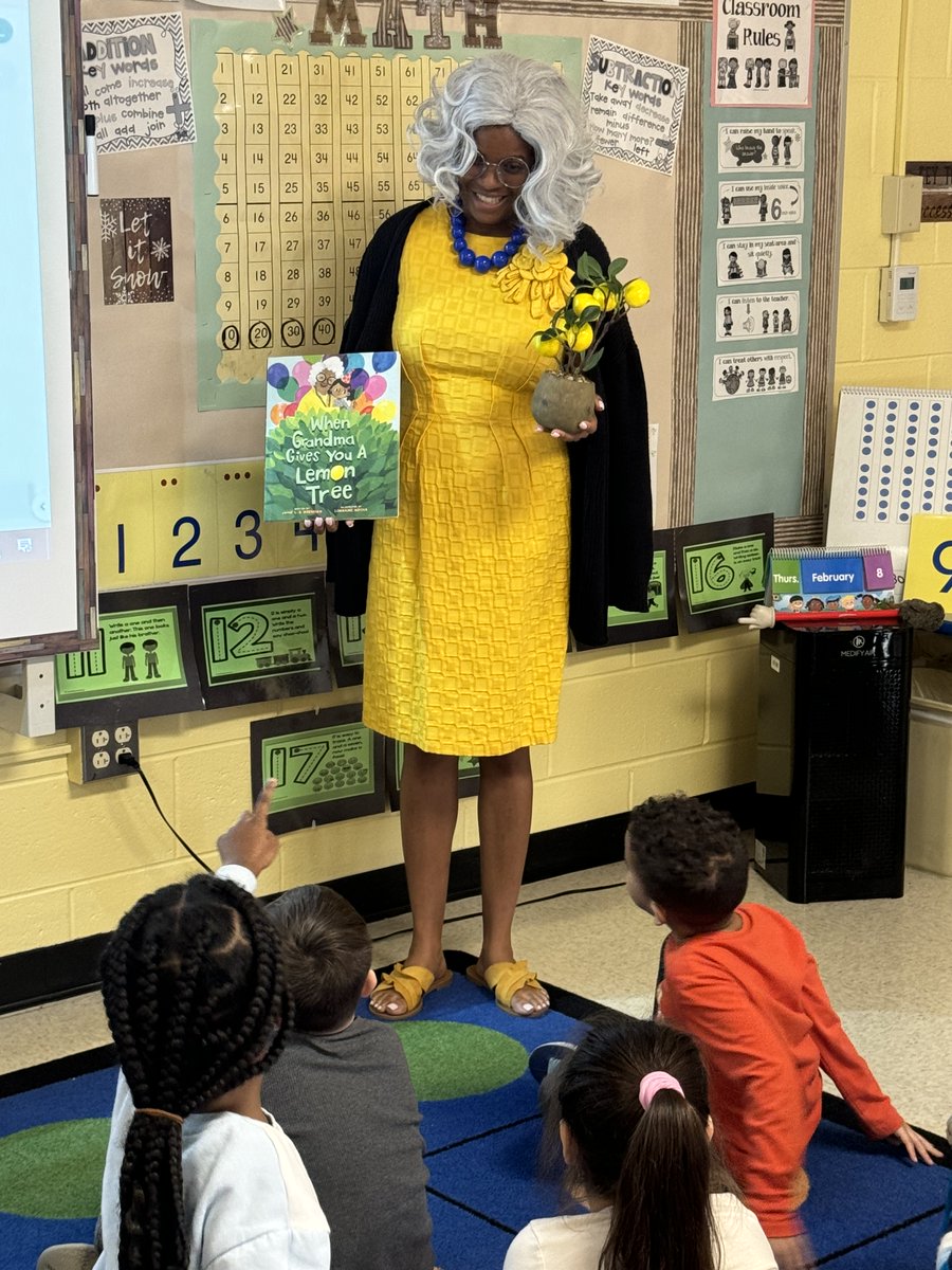 Wilson K-2 students made family-school connections through SEL and Literacy. We love the book 'When Grandma Gives You a Lemon Tree!' Thank you to everyone who made a donation to our project. @DerethSanchez @HTSD_Wilson @WeAreHTSD @DonorsChoose @jlbdeenihan @LauraGeltch