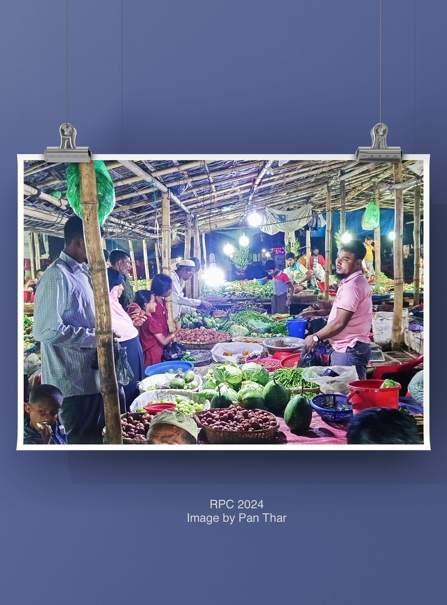 RohingyaPhoto's tweet photo. A bazar in Camp 13
Image by Pan Thar
#rpc2024 #Rohingya  #Photocontest #Bangladesh #refugees https://t.co/uqlEzHIgMQ