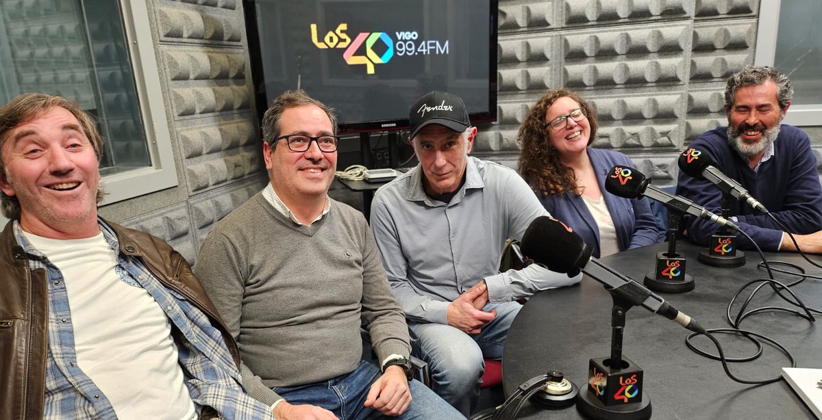 Escucha y comparte <a href="/maketon/">MAKETÓN</a> de #LOS40Vigo en donde entrevistamos a #TooManyVillains que nos presentan #PiezaRara También giran <a href="/AndreaPousa/">Andrea Pousa</a> <a href="/AdrianTimms19/">Adrian Timms</a> <a href="/belaalbanband/">Bela Alban</a> <a href="/aphonnic/">Aphonnic</a> @carlosares #TheLelliKellys #TOXO o #NiñoLobo > los40.com/audio/los40_vi… &amp; ivoox.com/maketon-sabado…