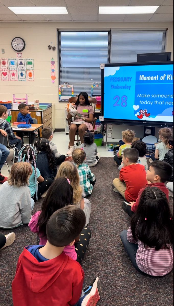 With my people this morning! :) Thanks to the brilliant kids (who also had the best questions ever) &amp; the kind staff <a href="/PotowmackES/">Potowmack Elementary School</a> for your warm welcome! ❤️-Bellen

#MorethanPeach #BlackHistoryIsWorldHistory #BlackHistoryMonth #OneLove #BeYouBRILLIANT