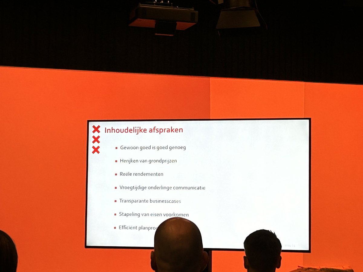 ajflach's tweet photo. Meer woningen bereikbaar voor iedereen. Om dat te bereiken moeten gemeenten, ontwikkelaars en corporaties samenwerken in onderling vertrouwen. Dat was de oproep van @minhas_fahid bij de ontbijtbijeenkomst georganiseerd door @NEPROM @AmsterdamNL https://t.co/8TYXBy0kBX