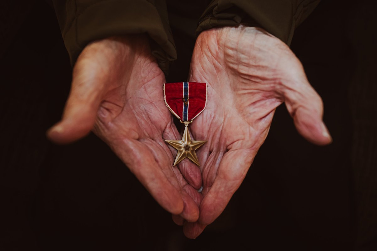 Never Retired: The Unwavering Heart of a Korean and Vietnam War Veteran 🦅🌎⚓ Read the story of Ismael Gonzalez-Ramos here: dvidshub.net/news/464804/ne…