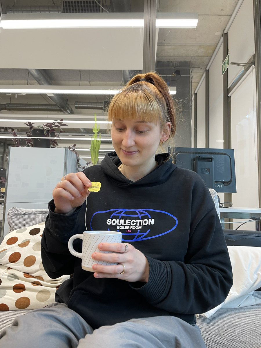 Paula is leaving us for an internship with @mcgonigalgroup at @ChemistryatYork (starting to get used to a tea at 4) We will miss you dearly but wish you a great and fruitful stay, enjoy it !! @JuricekLab @UZH_Chemistry #phdlife @paulawdr