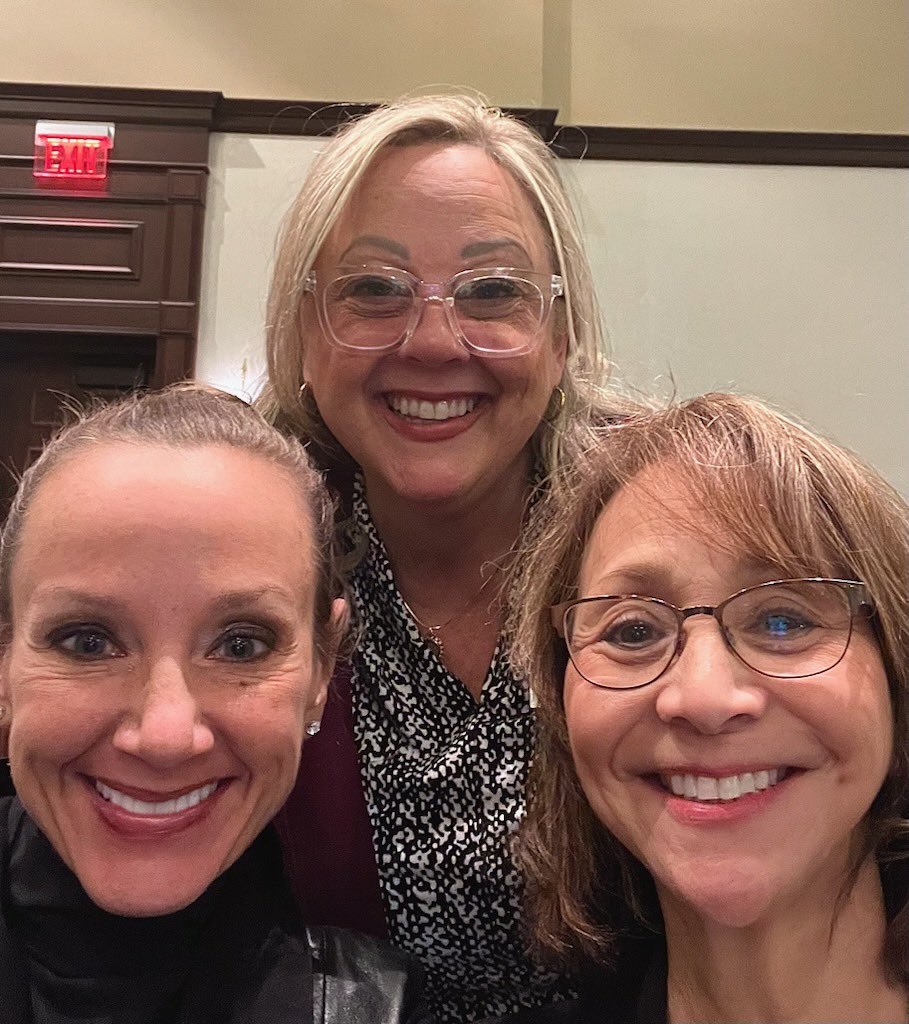 AlabamaNPs's tweet photo. #NPAA at the Capitol! #NursesDay #NPsLead https://t.co/oGft6STcLV