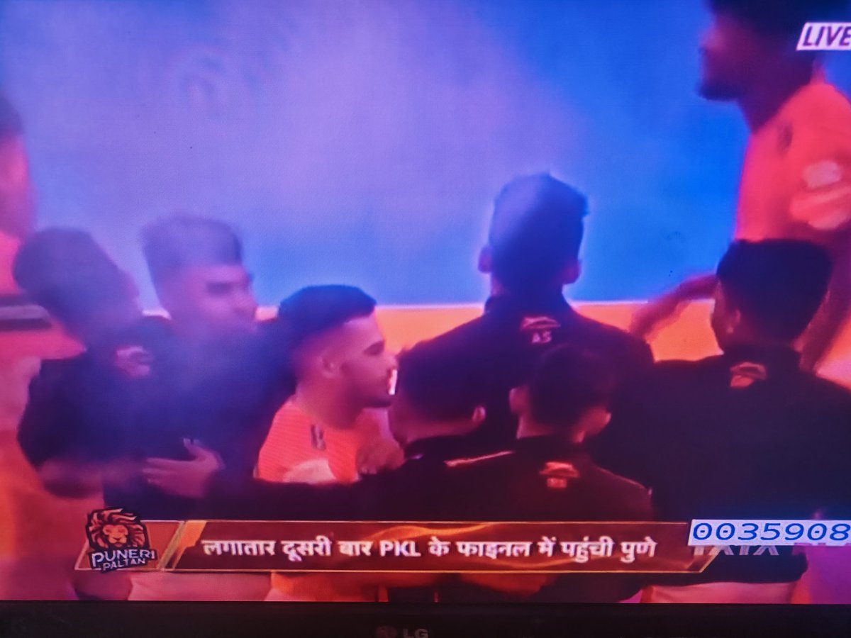 chiyuuuu5's tweet photo. Back to back reached to Finals
🔥🔥🔥This team really paltaoo the season 🔥👏👏👏
High chances again 🤞
Khel kabaddi
#PKL #PKLSeason10 #Paltangiri #PUNvsPAT #ProKabaddiLeague https://t.co/D8TvHHD1rA