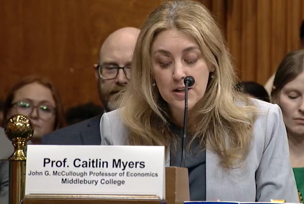 '19 million women who are eligible for publicly funded contraception live in “contraceptive deserts,” counties where access to health centers offering the full range of contraceptives is limited.' -Prof. @Caitlin_K_Myers