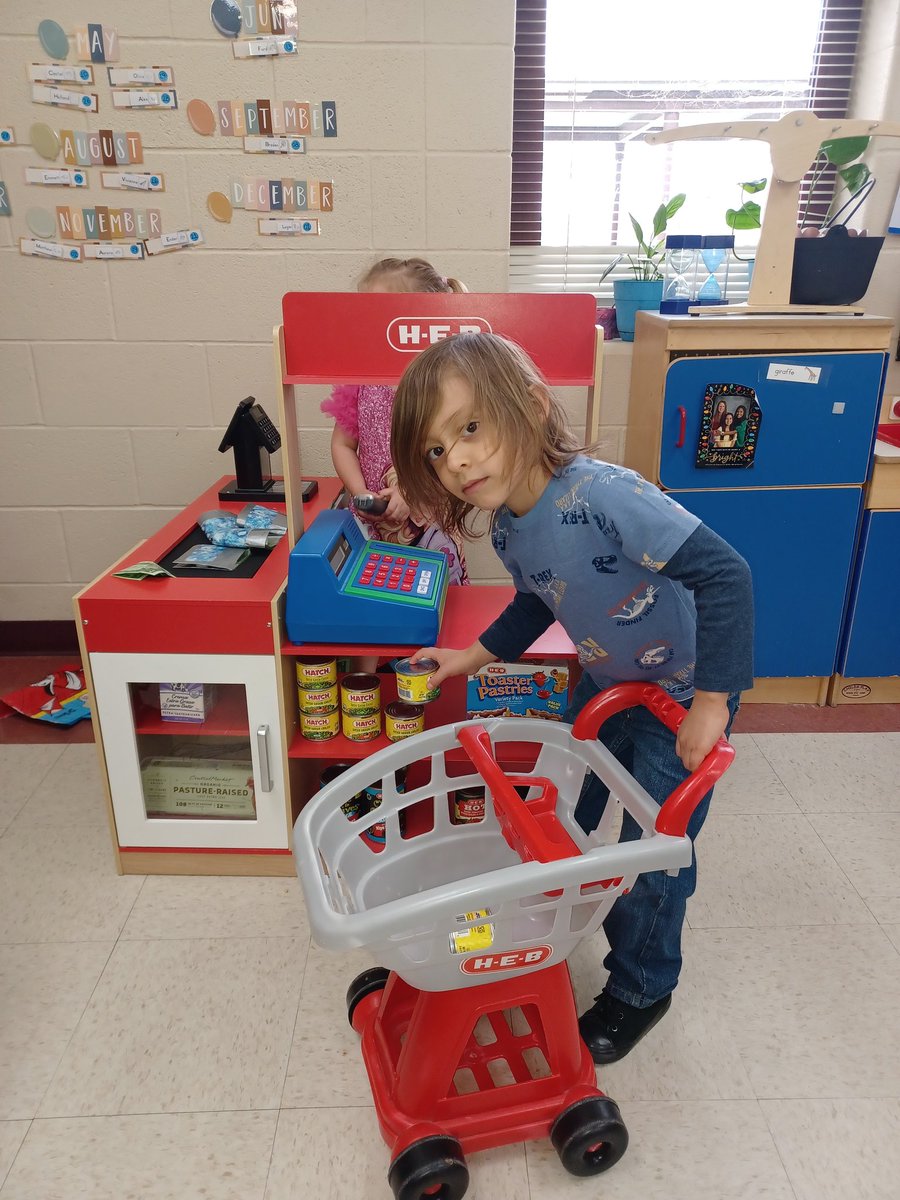 heykellicombs's tweet image. I can show what it means to be a consumer! @NISD_ECE @NISDLeonSprings