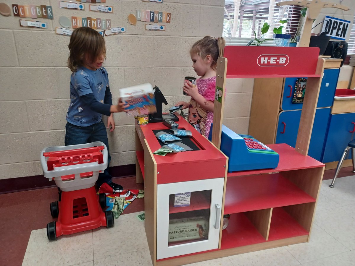 heykellicombs's tweet image. I can show what it means to be a consumer! @NISD_ECE @NISDLeonSprings