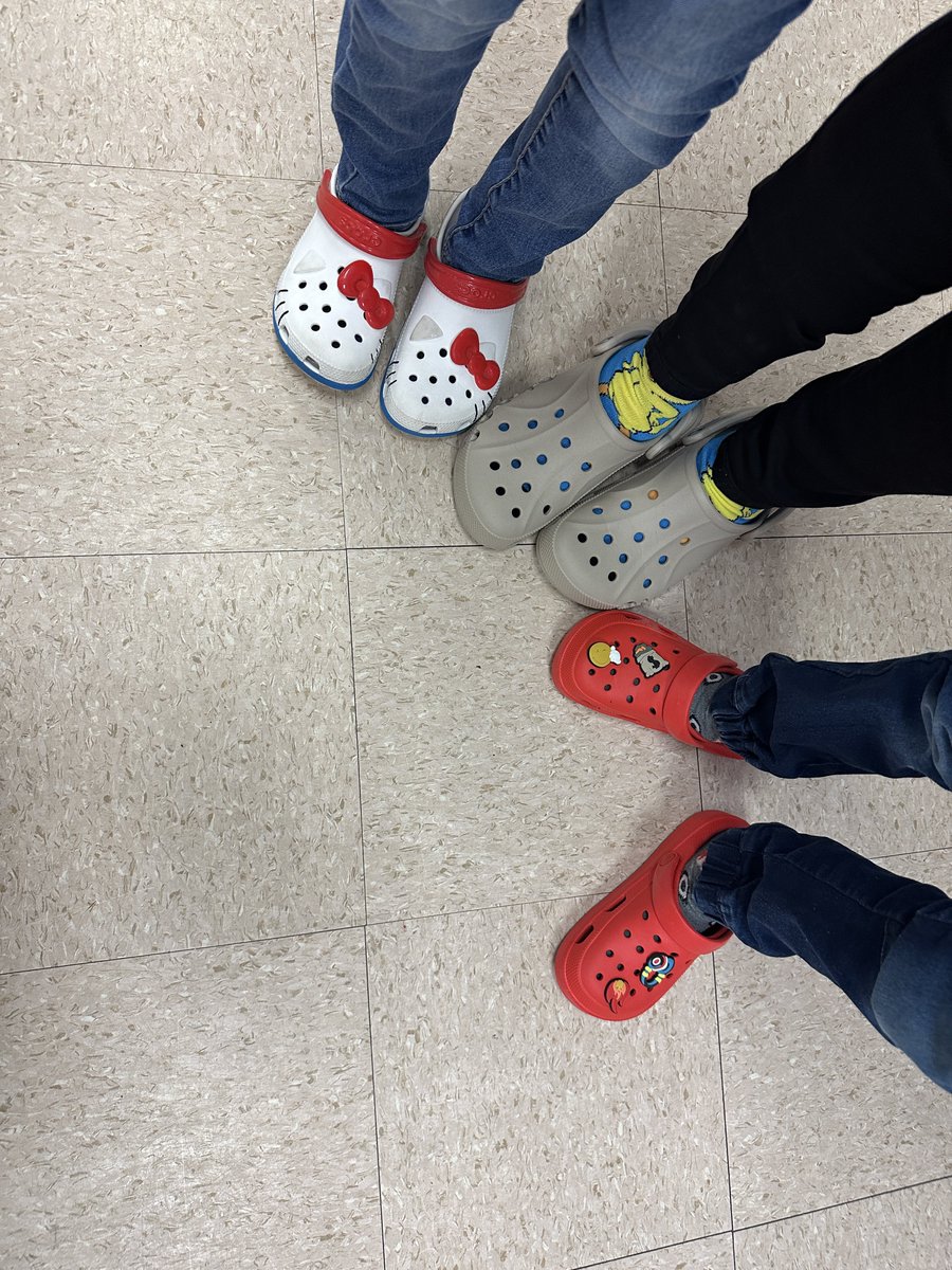 MveLibrary's tweet image. MVE celebrates Read Across America! Thank you faculty and community members!