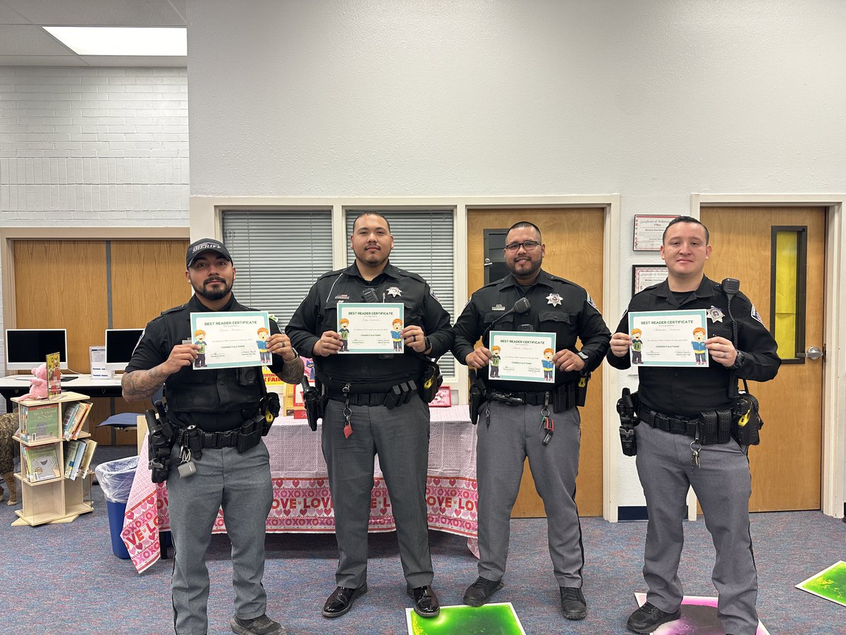 MveLibrary's tweet image. MVE celebrates Read Across America! Thank you faculty and community members! @JDavisMVE @es_regarrido