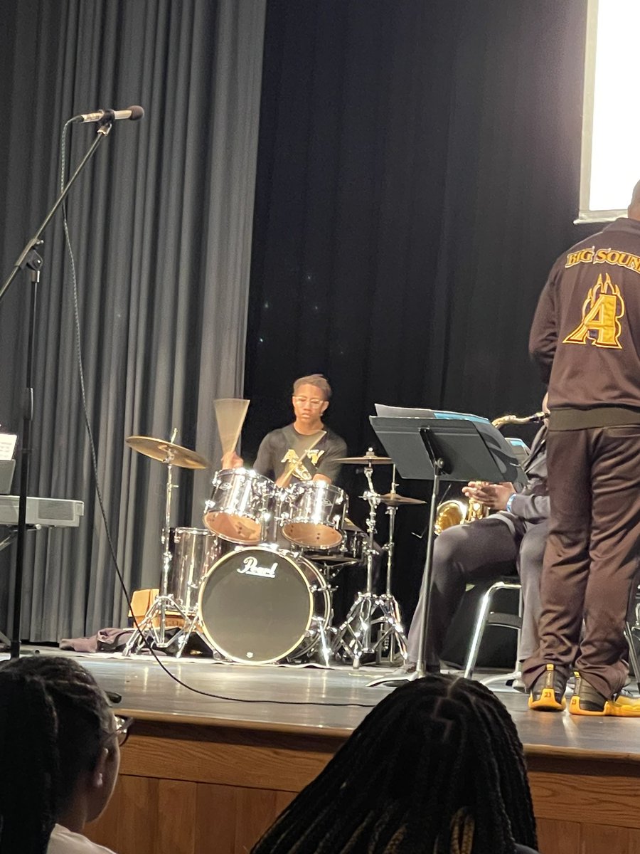 Miranda Lamb tweet media