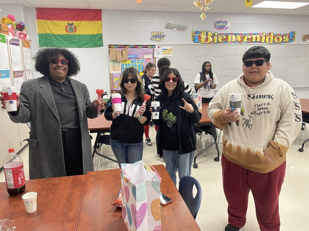 ProfeWolek's tweet image. 🏆 Congratulations to our brilliant winners of the National World Language Week Trivia! 🎉🌍📚 A huge shoutout for their outstanding knowledge and passion for languages! 🌟👏 Keep shining bright and inspiring us all! #WorldLanguageWeek #TriviaChamps #LanguageLearners  🌟📚🎉