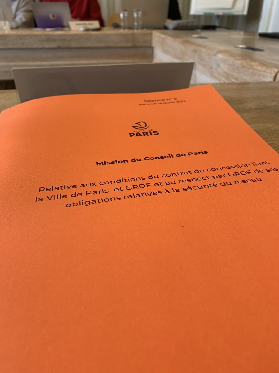 À la mairie de @paris pour examiner dans le cadre d’une mission parisienne transpartisane les conditions d'exécution du contrat de concession liant la Ville de Paris et GRDF. Pour faire toute la transparence sur l’organisation du réseau de gaz à Paris.