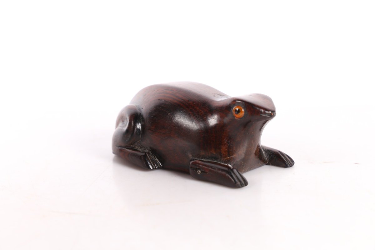 easyliveauction's tweet image. Feeling froggy? Hop over and check out this Circa 1830 rosewood snuffbox snip.ly/moya8t 

#vintagefrog #froggy #vintageshowandsell