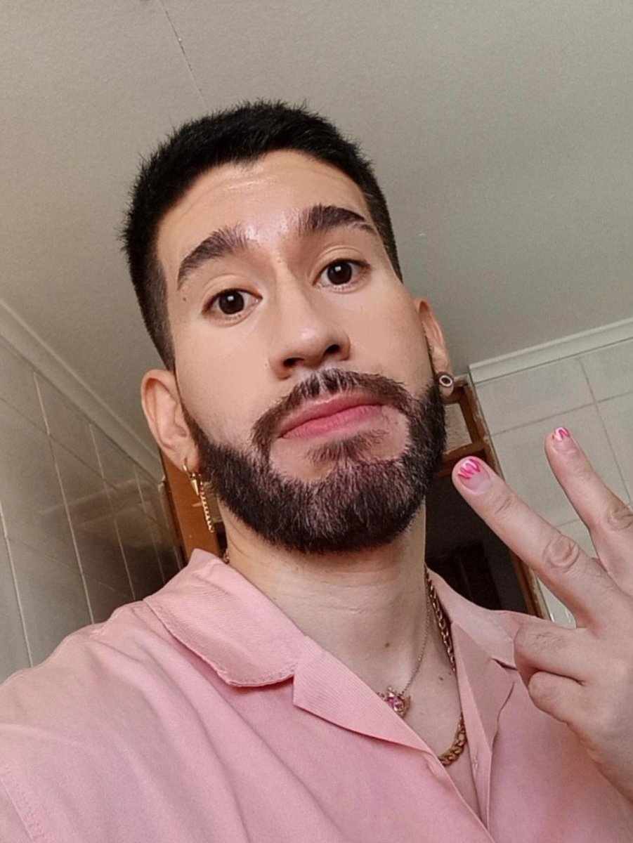 PablorsG's tweet photo. Publica Foto con Quien Dicen que te Pareces ✌️😎

No estoy pelón pero si me lo dicen harto 🙄 https://t.co/ptYpbwPLJn