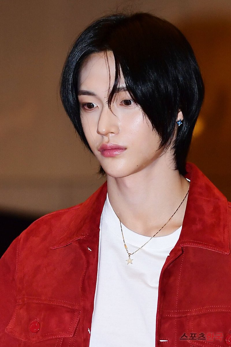 bapeboy_0203's tweet photo. day 3
a gift you want to give to Wonbin
i would give Wonbin new earrings since he likes earrings, new rings and bracelets, beanies and a lot of jellies and snacks
#31StarsWithWonbin
#CountingStarsWithWonbin
#WONBIN #원빈 #RIIZE #라이즈 https://t.co/Qwaea7FCTc