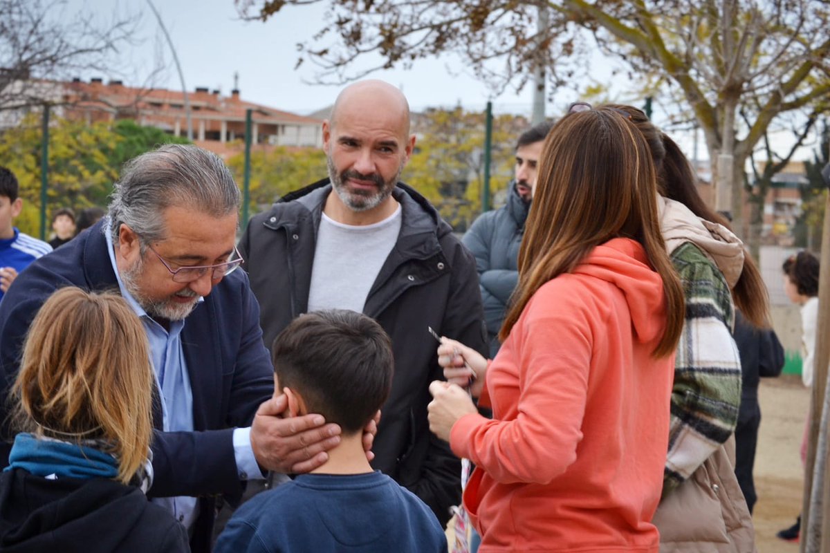 📚 Avui hem gaudit d'una matinada increïble visitant el Col.legi Frangoal, l 'Escola Els Pins i l'Escola Torre Barona! ✌️☺️ 

Hem intercanviat idees amb els professors/es i directors/es, explorant noves iniciatives educatives 🌟💪

L'alumnat ens ha omplert de somriures i rialles