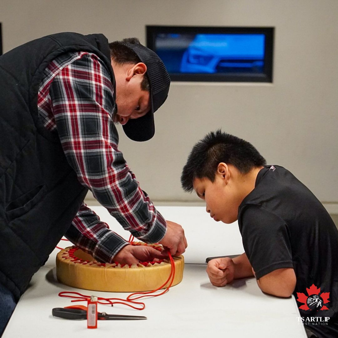TsartlipNation's tweet photo. Check out all these fun photos from the drum making workshop we had recently!!📸 🤩

Did you enjoy the workshop?

Let us know in the comments!✍️

#TsartlipFirstNation #drummaking https://t.co/uzQgPVYmTr