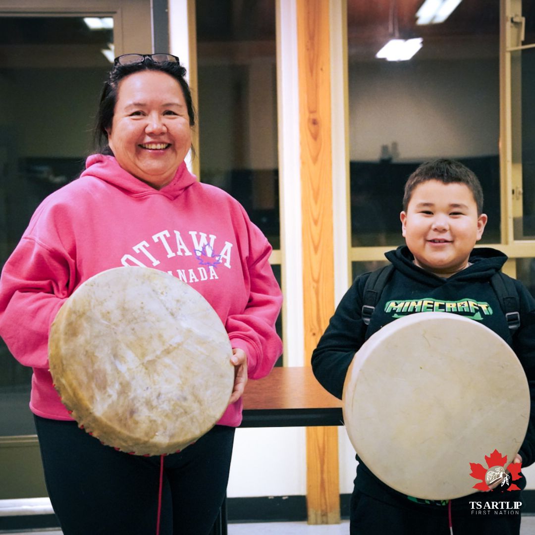 TsartlipNation's tweet photo. Check out all these fun photos from the drum making workshop we had recently!!📸 🤩

Did you enjoy the workshop?

Let us know in the comments!✍️

#TsartlipFirstNation #drummaking https://t.co/uzQgPVYmTr