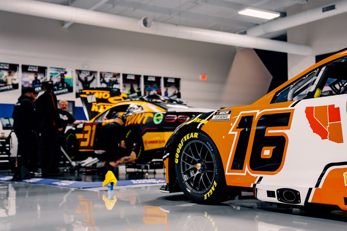 This car is probably almost to @lvmotorspeedway but we snagged these suhweeeet pics before it left! 😏 #Pennzoil400 | @derek9kraus