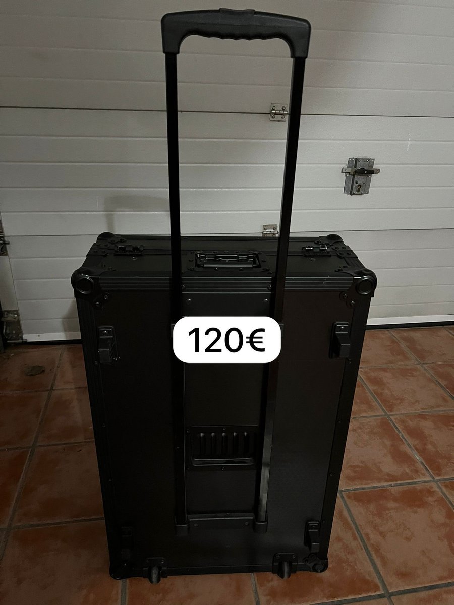 karkolo's tweet photo. 🤩 Sigue la liquidación 📣

🎧🎛️🎚️ Con el tamaño estándar para las controladoras, mesas y reproductores más profesionales. (No envío, solo recogida en Alcázar) https://t.co/KufLbGOiAT