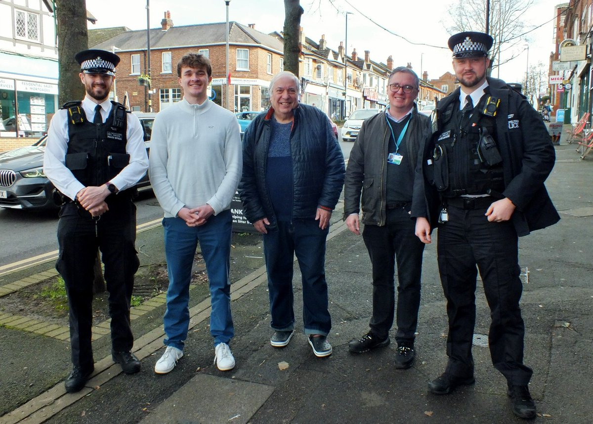 On Saturday, officers from the SNT North Cluster attended a local surgery at the Royal British Legion with the councillors from Worcester Park North/South and North Cheam.  #MPSSutton #mylocalmet