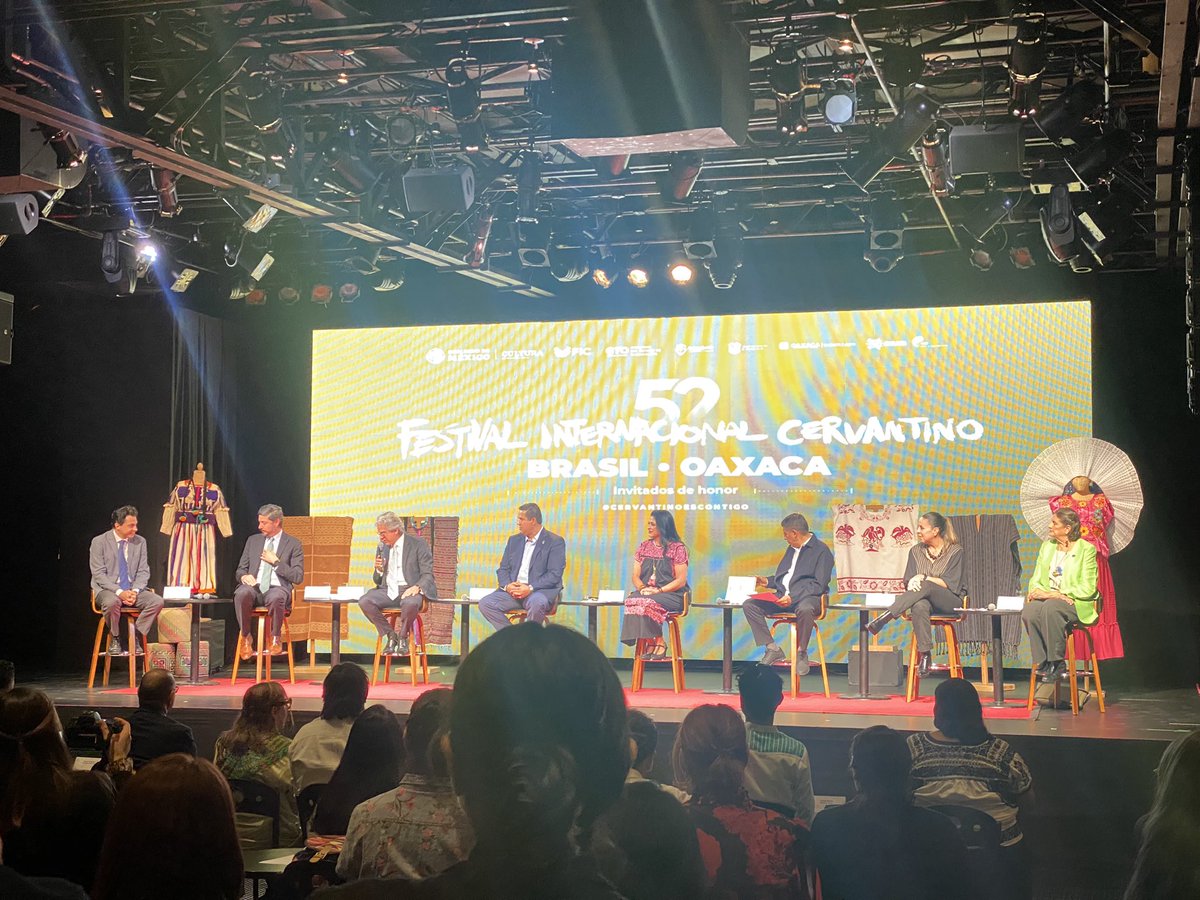 #Brasil y #Oaxaca, país y estado Invitados de honor a la edición 52 del #FestivalInternacionalCervantino <a href="/cervantino/">Festival Cervantino</a>  Los detalles #hoy en #noticias22 <a href="/Canal22/">Canal 22 México</a>