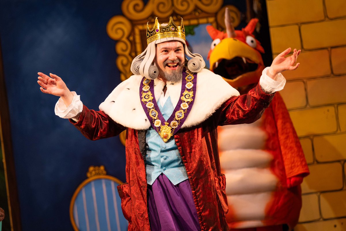 When it’s World Book Day next week and you haven’t started planning your costume 🤯… but then you remember Zog and the Flying Doctors is back on stage to give you all the inspo you need. 🩺🐲

ZogLive.com