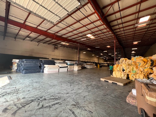Lend a hand to @SpringBackNashville as we expand! 🏗️ Your support creates jobs & saves mattresses from landfills. ⏩ Be a sustainability champion & donate today! 👉 bit.ly/DonateSpringBa… #SustainableNashville #RecycleWithPurpose #MattressRecycling #Fundraising