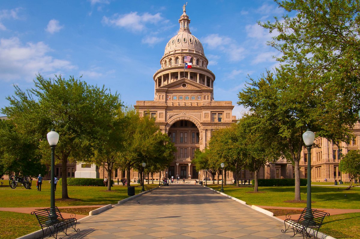 DallasADPi's tweet image. Two sleeps until we see sisters from across the state in Texas&apos; state capitol of Austin! TX State Convention runs Friday, 03/01 - Sunday, 03/03. Can’t wait to hear the things collegians + alumnae are doing on campus and in community. #WLFEOWednesday #AlphaDeltaPi #StateConvention