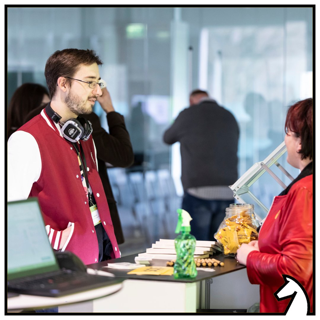 Schachjugend's tweet photo. Bei der #100xDigital #CommunityConvention der @D_S_E_E waren wir am Wochenende durch unseren IT-Beauftragten Leonid Löw vertreten. Hauptthema war der Austausch über #Digitalisierung.
📸 Fotonachweis: DSEE/bundesfoto: Christina Czybik https://t.co/ScufGQgc1O