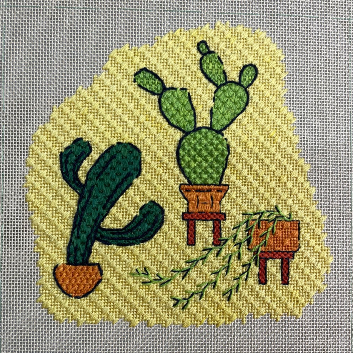 This one was fun! playing with the #canvasstitches technique to mimic other art disciplines was an interesting challenge! Join the course on Patreon (link in bio)
#embroidery #rsncertificate #handembroidery #stitching #rsn #onlinelearning
