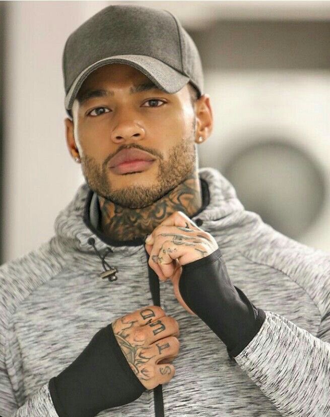 I’m having a dilemma here. I can’t choose who I want to be my FC. These are the options, help me out.