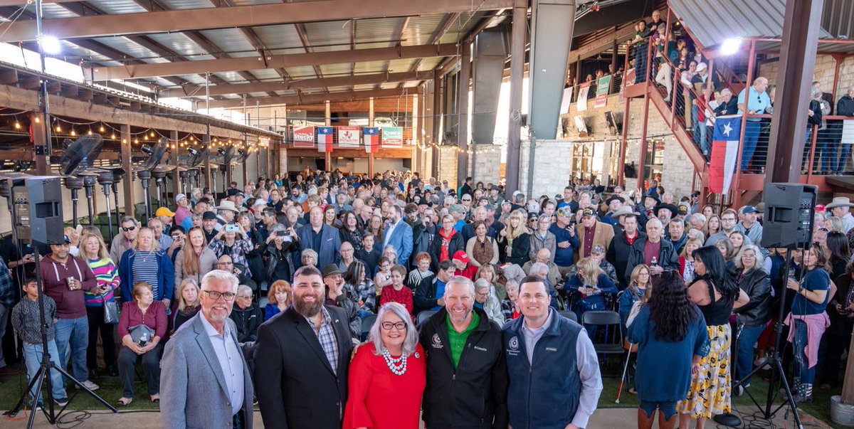 LynnStuckyDVM's tweet photo. Rallies. Fundraisers. Meet &amp; Greets. Forums. Town halls. Block walking. We’ve done it all.

The folks in Denton &amp; Wise County are fired up for this election and I am grateful for their support. Make sure you make a plan to #StickWithStucky #txlege

Early voting ends Friday! #HD64 https://t.co/YUbEF9xWy1