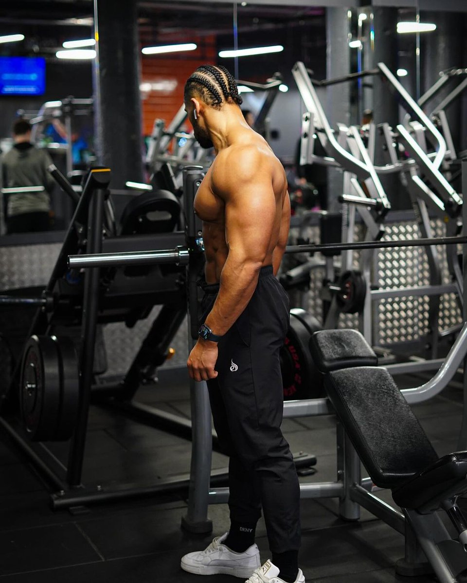 arranarranaro's tweet photo. ARRAN with the BRAIDS #gym #fitness https://t.co/ZEeRKCS71i