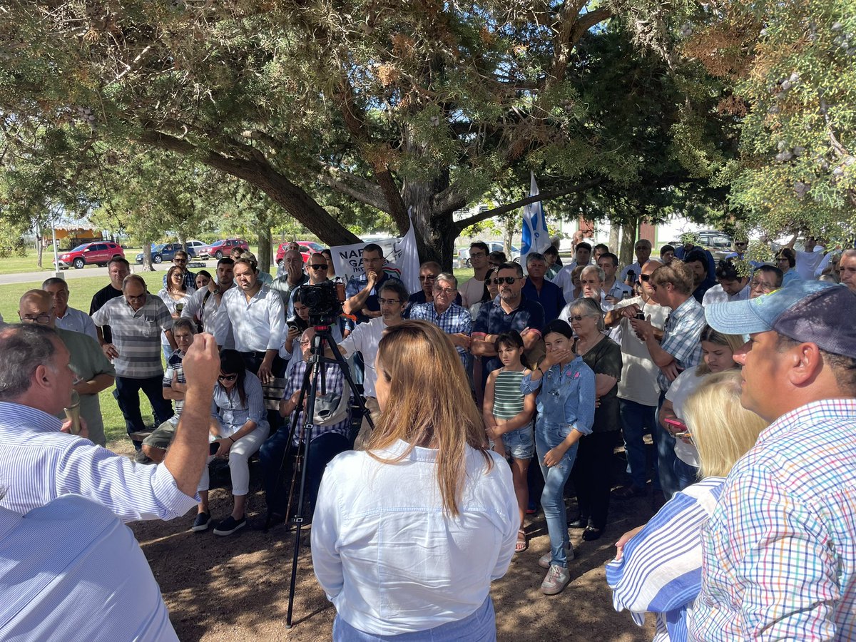 Cufre y La Paz en el departamento de Colonia, honrados con la visita y gira de @AlvaroDelgadoUy #delgadopresidente @camboue @gbianchi404 @mariocolman @PNACIONAL porque en el interior profundo los votos valen lo mismo 💪🏿