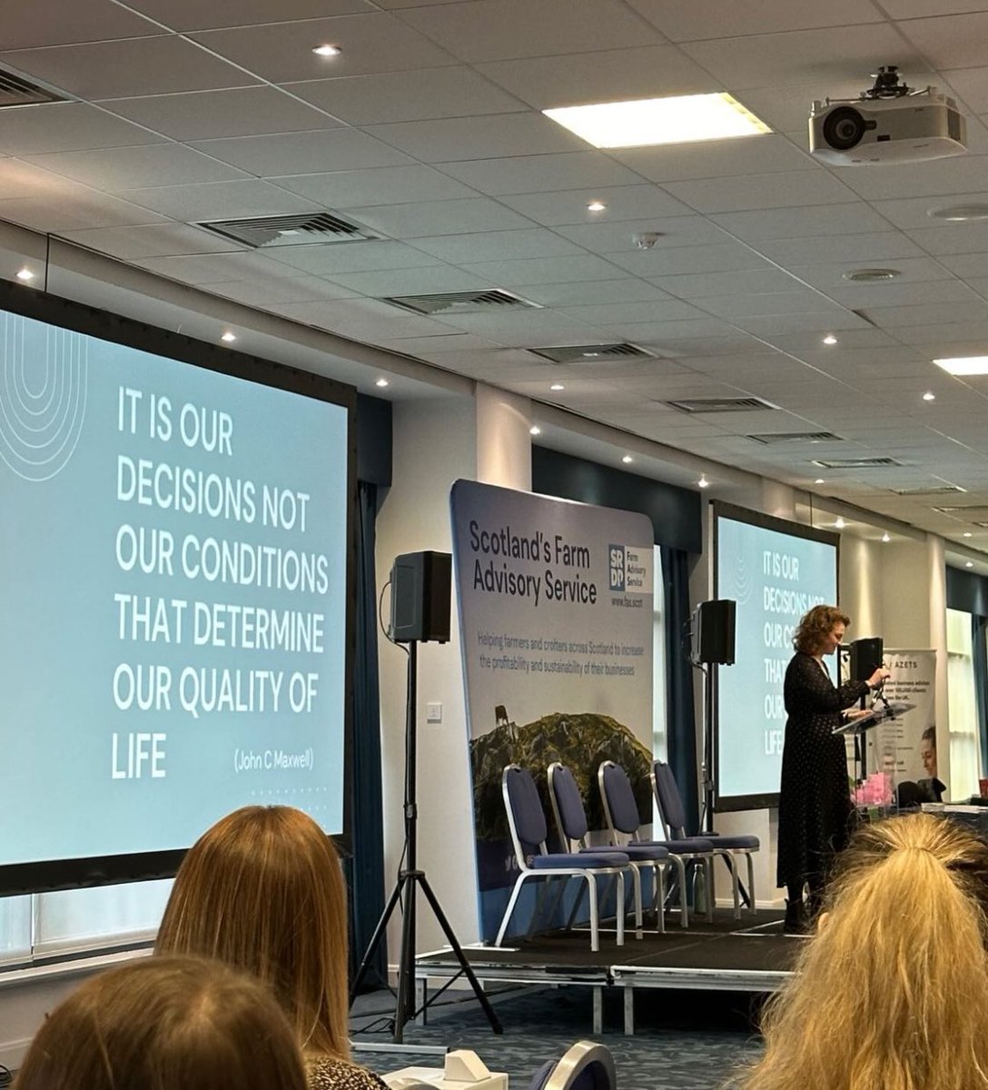 Howemill tweet media