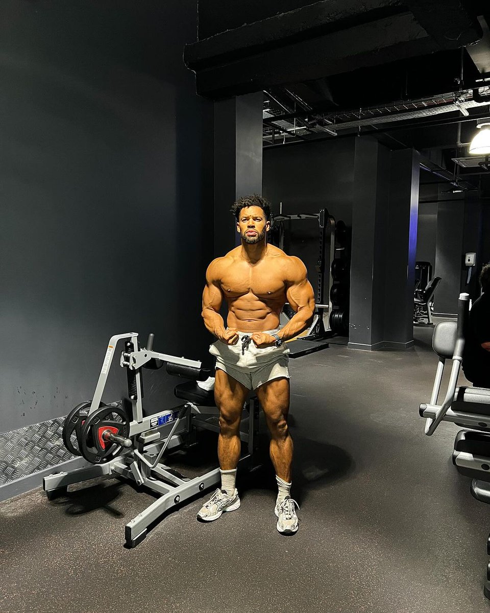arranarranaro's tweet photo. Repetition. Greatness requires good actions repeatedly. #gym #fitness https://t.co/45RmS8AB7F