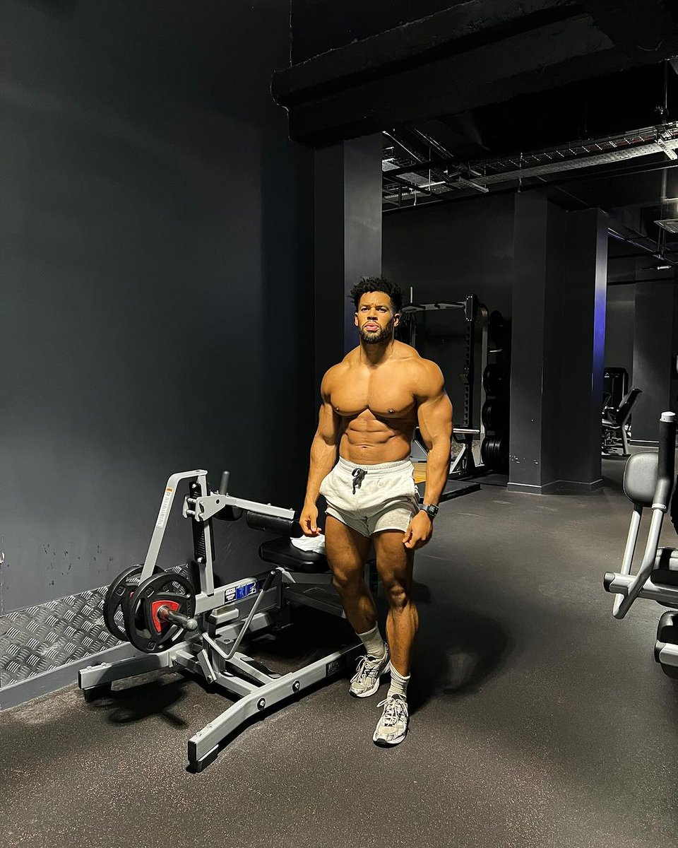 arranarranaro's tweet photo. Repetition. Greatness requires good actions repeatedly. #gym #fitness https://t.co/45RmS8AB7F