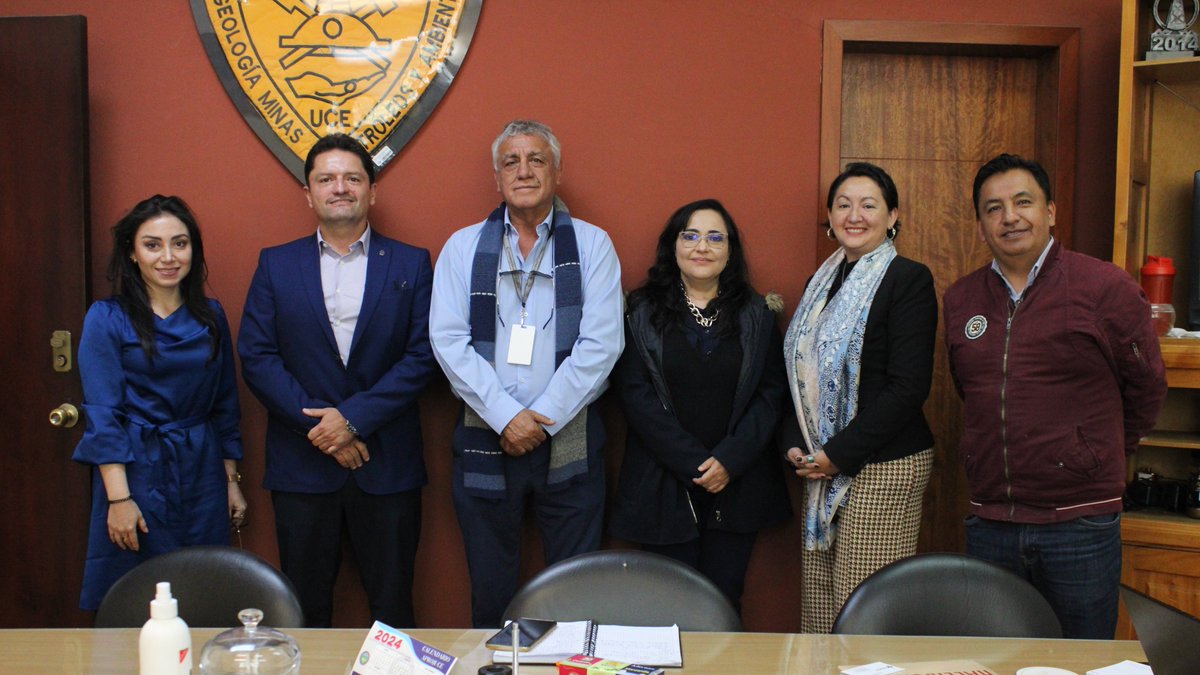#FIGEMPA - Pluspetrol
El Decano Ing. Gustavo Pinto; la Directora de Ing. Ambiental, PhD. Teresa Palacios y el Director de Ing. de Petróleos, MSc. Bolívar Enríquez se reunieron con la gerencia de asuntos comunitarios de Pluspetrol para tratar proyectos de desarrollo conjunto.
