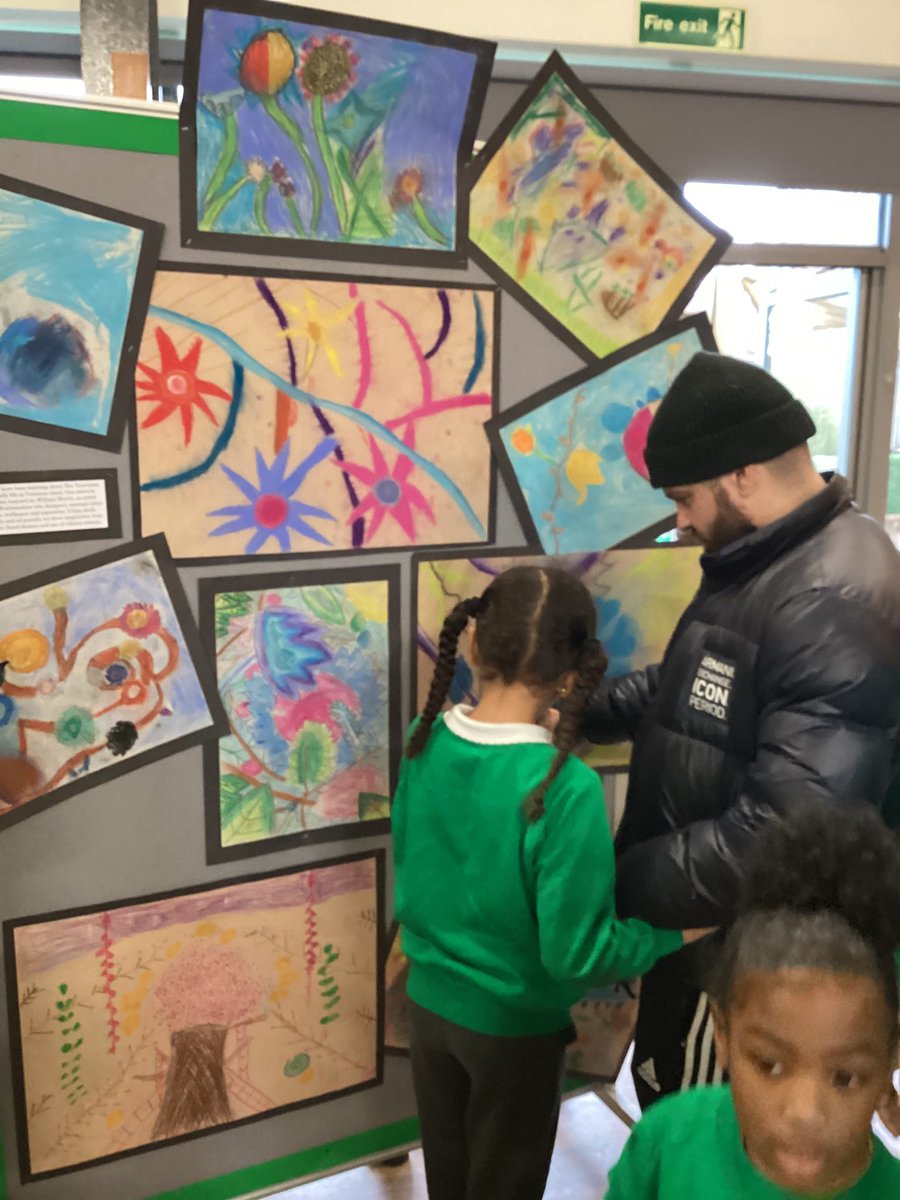 Wow! We had a sparkle in our eye this afternoon at our whole school art exhibition! We loved showing off all our wonderful work. We are talented artists! @HolyTrinityN17 @LDBSLAT