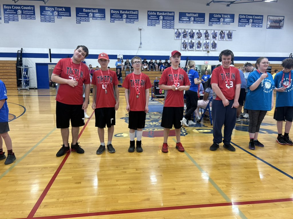 AnnaDiggs73's tweet photo. That’s a silver medal…. Division 1 Team Skills..  #inclusionmatters
@TiptonRVIdist https://t.co/MXAXVaGWW5