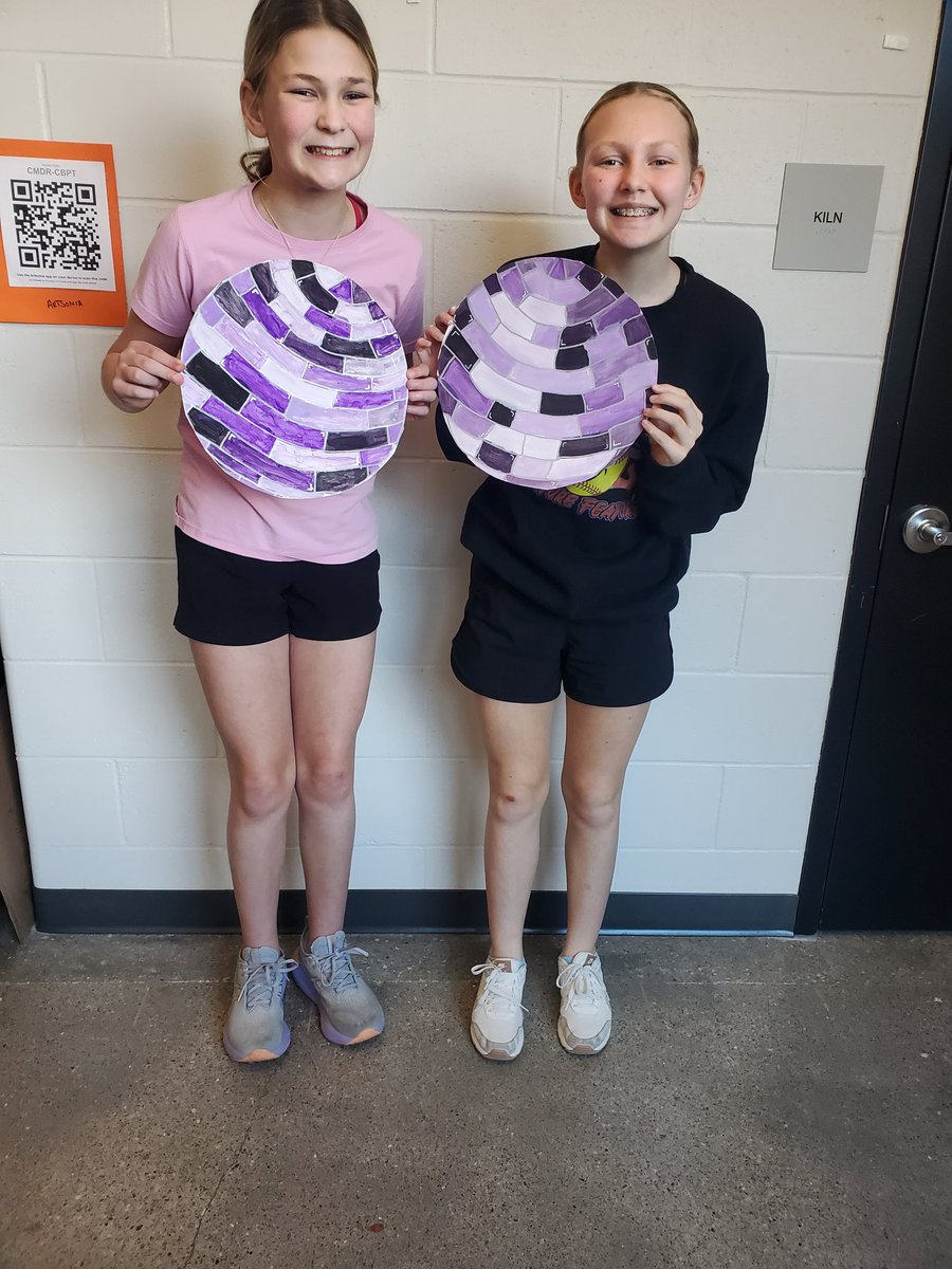 6th grade monochromatic disco balls got displayed today! Students learned a lot about color theory, mixing paint and craftsmanship. The smiles say it all! <a href="/middle_dcw/">DC West Middle School</a> <a href="/DCWestFalcons/">DCWest Falcons</a>