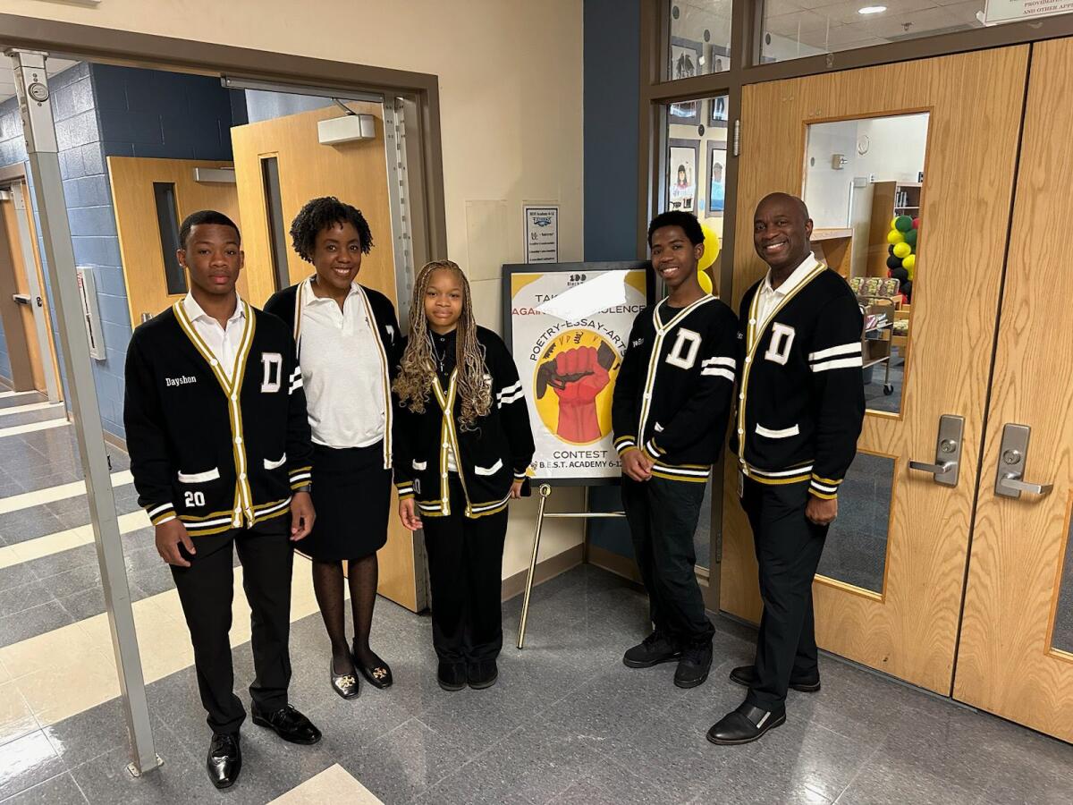 @apsDouglassHigh @forrest_taylor1 @apsupdate @CalhounLakesha #AstroPride Astros participate in the 'Take a stand against gun violence Poetry-Essay-Arts contest.' Gooo Astros!