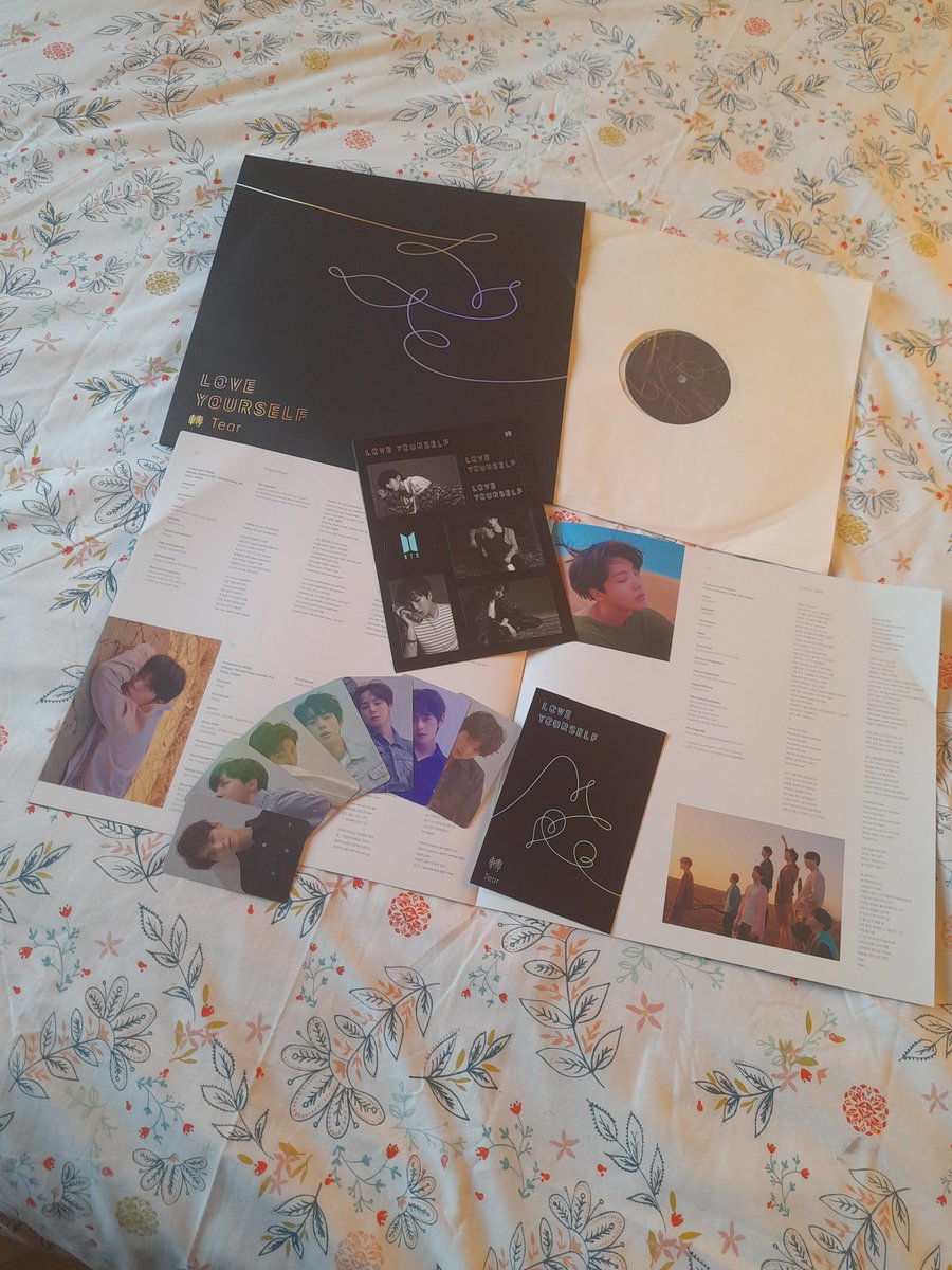 @hellolive_shop Even if it's a little late, I can finally send you the photos of this magnificent vinyl which arrived safely I will take care of it 🤗💜 a big thank you for GA 🙏💜