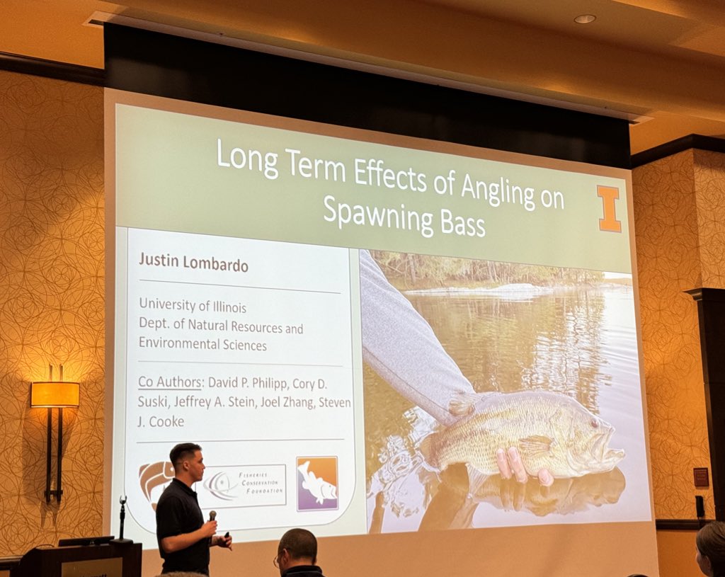 Great talk by Justin Lombardo @IllinoisNRES on the impacts of angling during the spawning season - Illinois Chapter @AmFisheriesSoc #ILAFS @SJC_fishy @SFEL_Stein