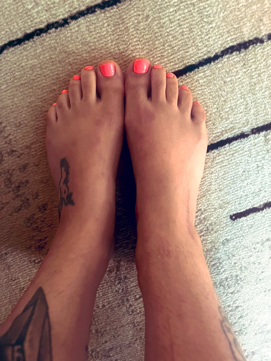 Lov3lyLlc's tweet photo. Hi my name is Kara &amp; I F3LL back into reality and I couldn’t be happier. Lov3ly legacies will be local as well as universal. Couldn’t feel bad about finally completing school &amp; my dreams over ten years later.

Find me here ~~~>
LA 03/15-22
Chicago 04/08-15
Xbiz MÍA  05/13-18 https://t.co/JAhEyfW3gN