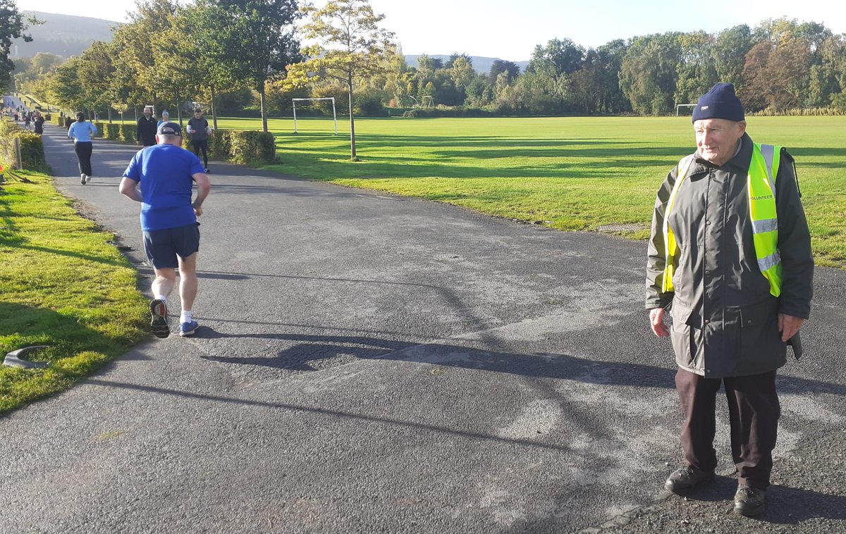 The Vhi parkrun Hero award for the month of January has been awarded to Liam Acheson from Marlay parkrun. He has volunteered as a marshal on over 300 occasions and is the first marshal that participants see. parkrun.me/dxvlr
#loveparkrun