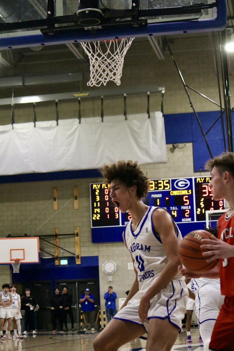 A Nate Gilkey dunk in four photos!
The Gresham boys won in round one of playoffs last night, story: tinyurl.com/y92x55kb