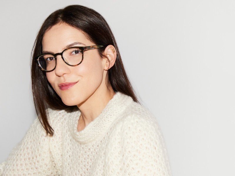 Episode 570: Sloane Crosley (@askanyone), author of the new book “Grief Is for People” pod.link/551088534